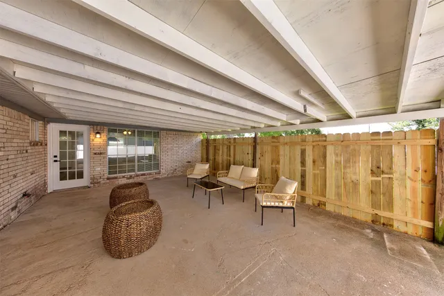 $295,000 | 8511 Honeysuckle, Highlands, TX 77562