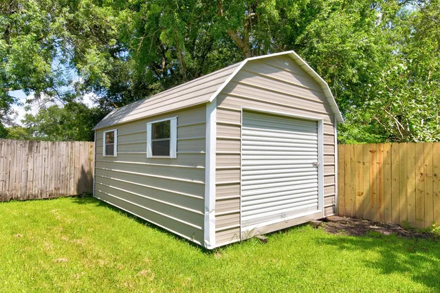 $295,000 | 8511 Honeysuckle, Highlands, TX 77562