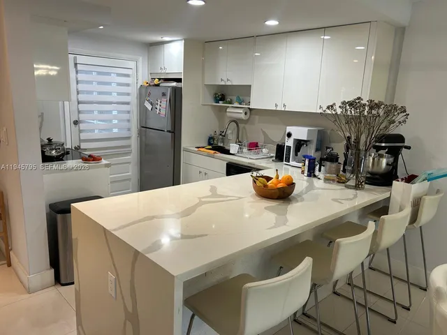 $3,950 | 251 Galen Drive, Unit 116E, Key Biscayne, FL 33149