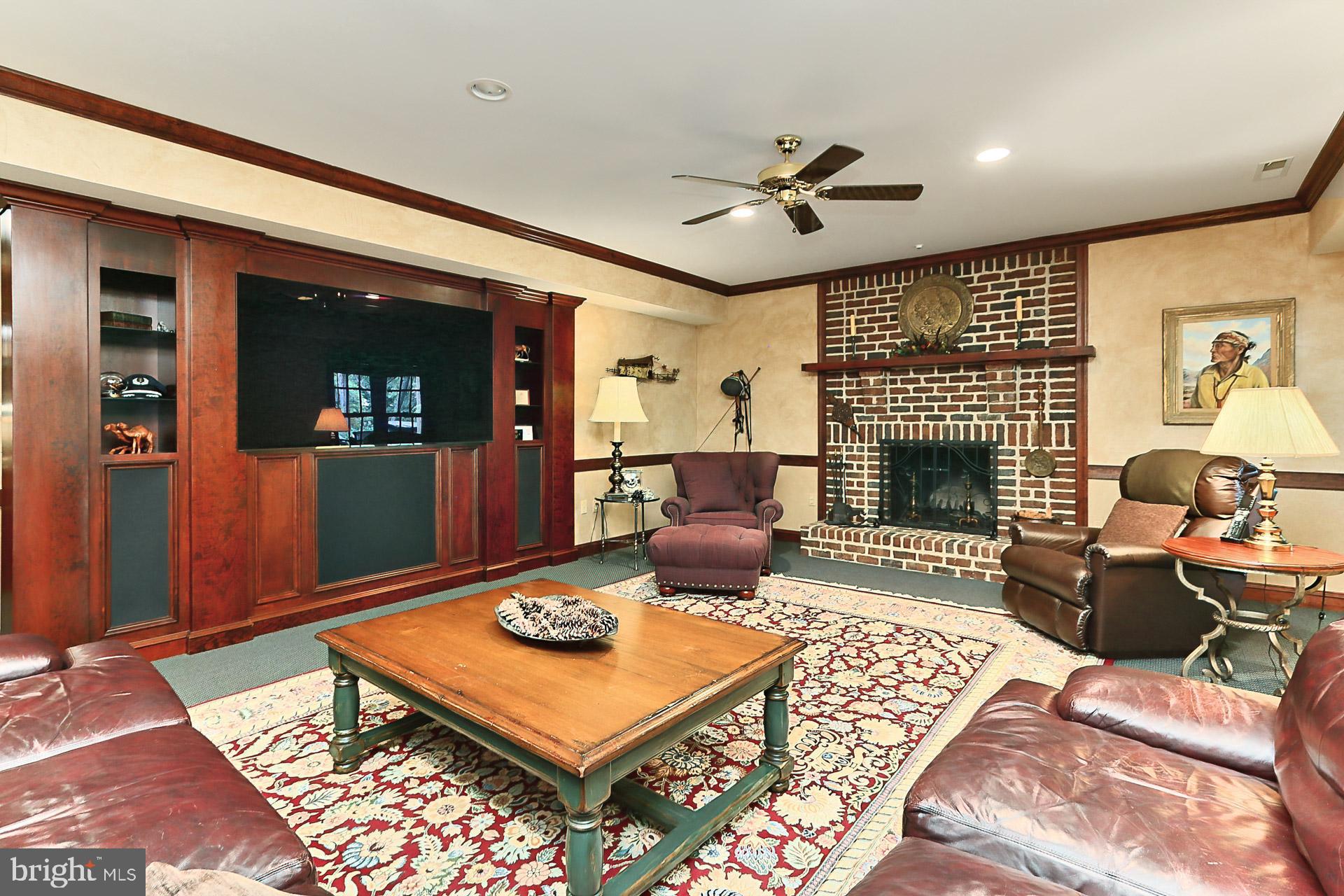 14955 Alpine Bay Loop Gainesville, VA 20155 - Photo 54 of 86 Custom built-ins
