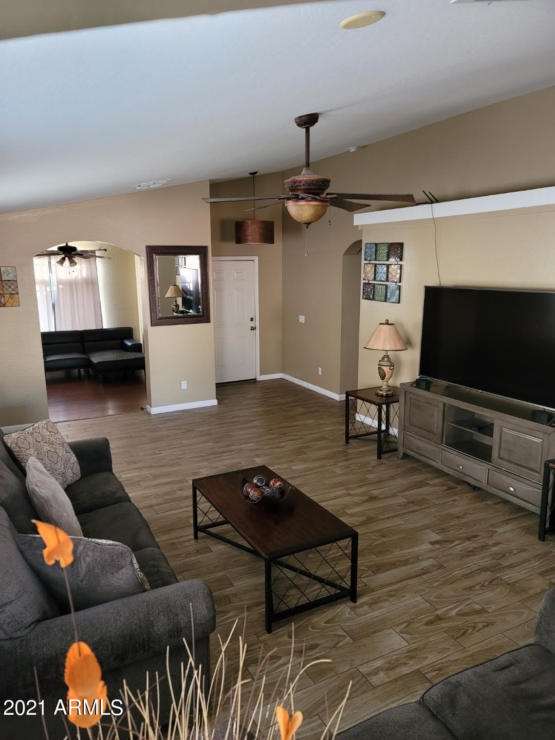 8316 West Crown King Road Tolleson, AZ 85353 - Photo 11 of 36 0353A763-6644-434A-88D4-58B1E41D58C8