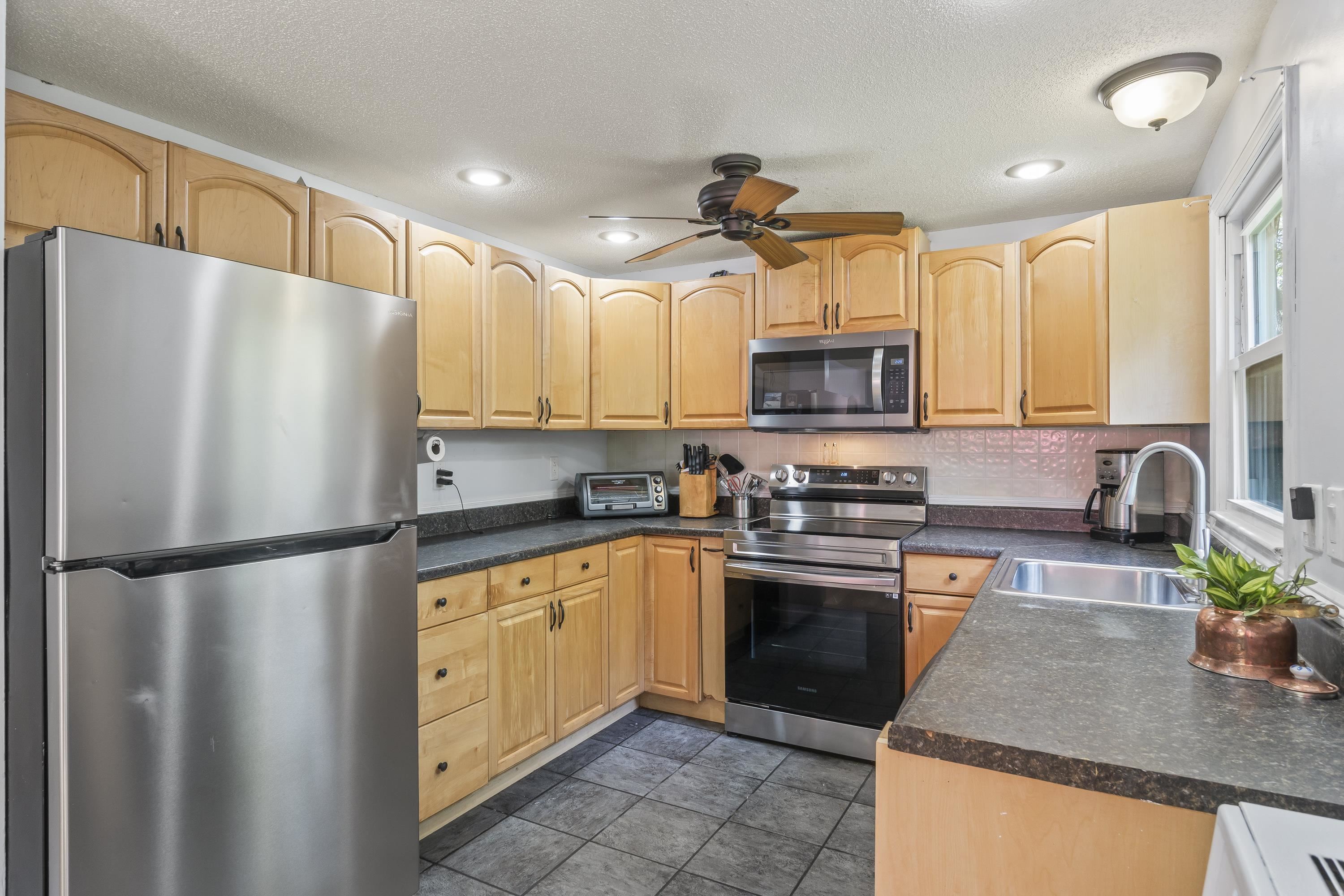 3 Richardson Drive, Unit R Derry, NH 03038 - Photo 18 of 60