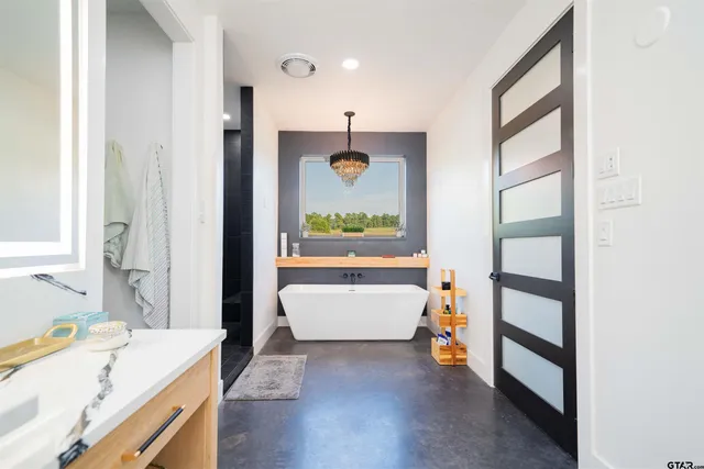 $749,000 | 1258 Fire Tower Road, Hallsville, TX 75650