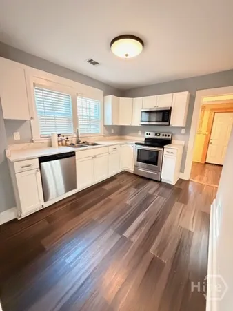 $1,650 | 711 West 42nd Street, Savannah, GA 31415
