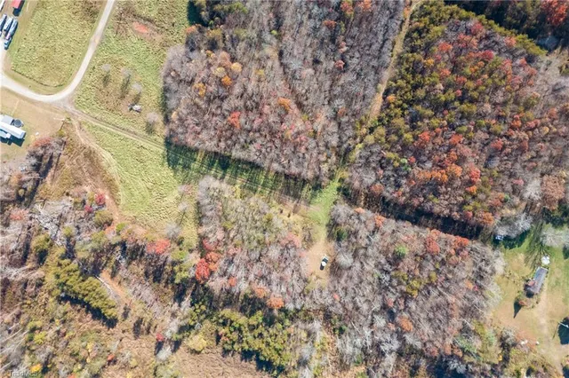 $20,000 | 9076 Alleghany Lane, Pilot Mountain, NC 27041