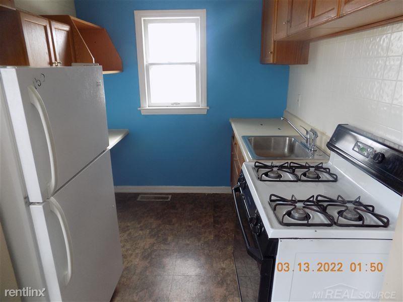 14540 East 9 Mile Road, Unit 2 Eastpointe, MI 48021 - Photo 5 of 10