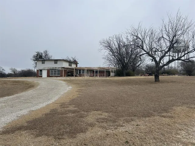 $299,900 | 1115 West Belknap Street, Jacksboro, TX 76458