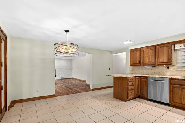 $314,900 | 1912 Highwood Avenue, Pekin, IL 61554