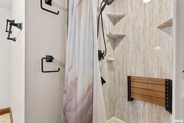 $314,900 | 1912 Highwood Avenue, Pekin, IL 61554