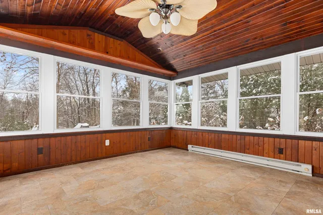 $314,900 | 1912 Highwood Avenue, Pekin, IL 61554