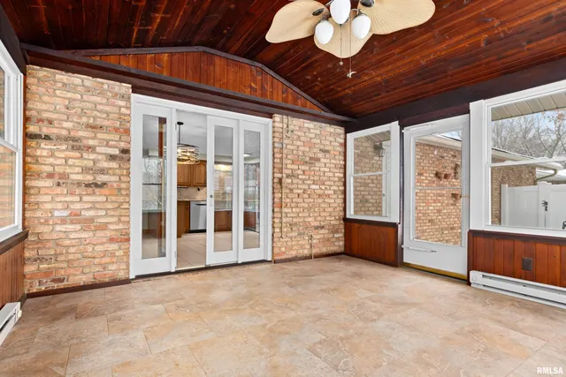 $314,900 | 1912 Highwood Avenue, Pekin, IL 61554