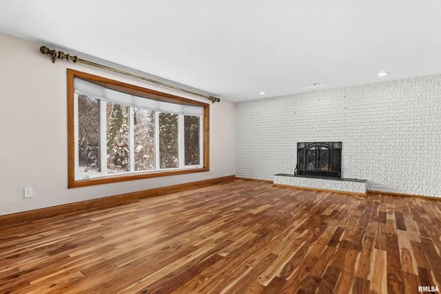 $314,900 | 1912 Highwood Avenue, Pekin, IL 61554