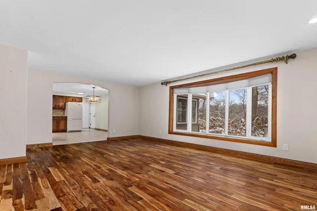 $314,900 | 1912 Highwood Avenue, Pekin, IL 61554