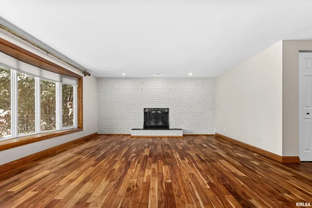 $314,900 | 1912 Highwood Avenue, Pekin, IL 61554