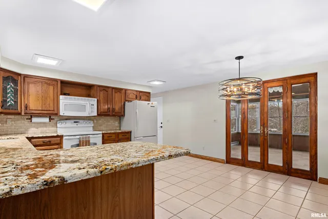 $314,900 | 1912 Highwood Avenue, Pekin, IL 61554