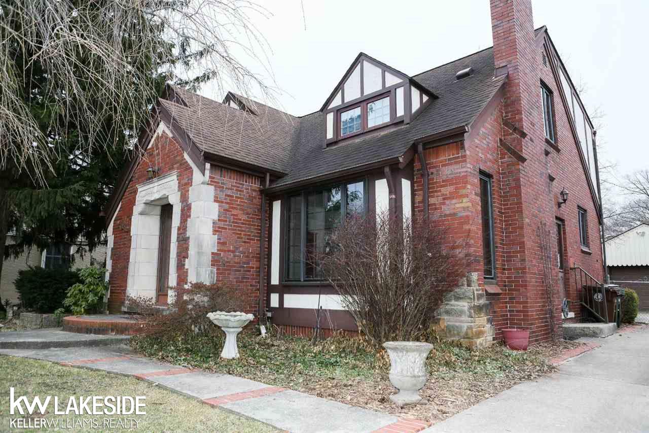 963 Roslyn Road Grosse Pointe Woods, MI 48236 - Photo 2 of 30