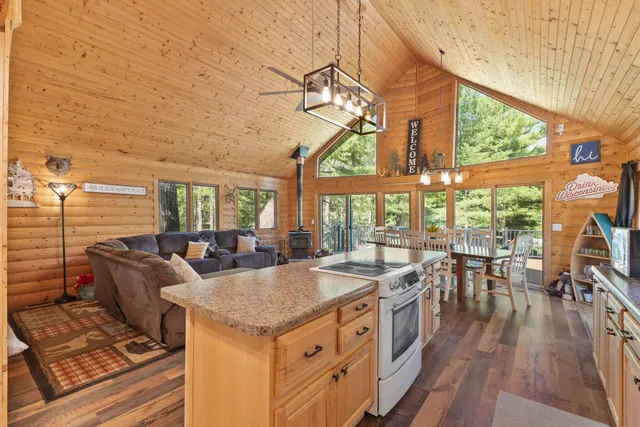 $599,900 | 29116 Pardun Road, Danbury, WI 54830