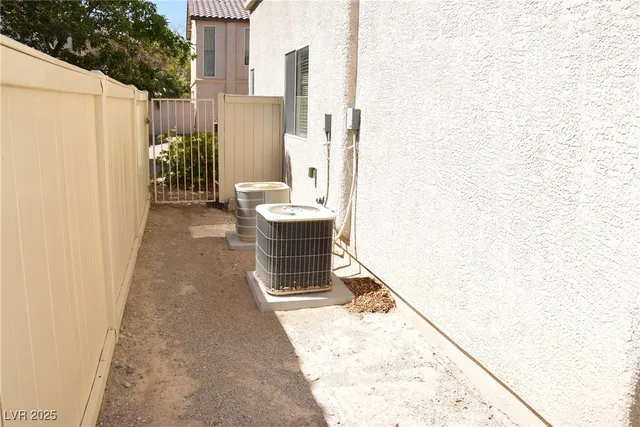 $1,950 | 8148 Finch Feather Street, Las Vegas, NV 89143