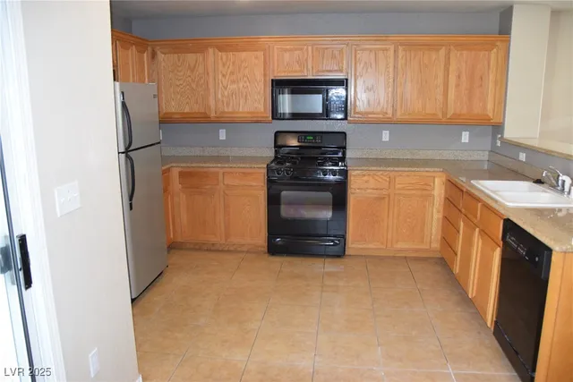 $1,950 | 8148 Finch Feather Street, Las Vegas, NV 89143