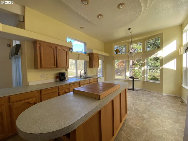 $1,200,000 | 30 Winchuck River Road, Brookings, OR 97415