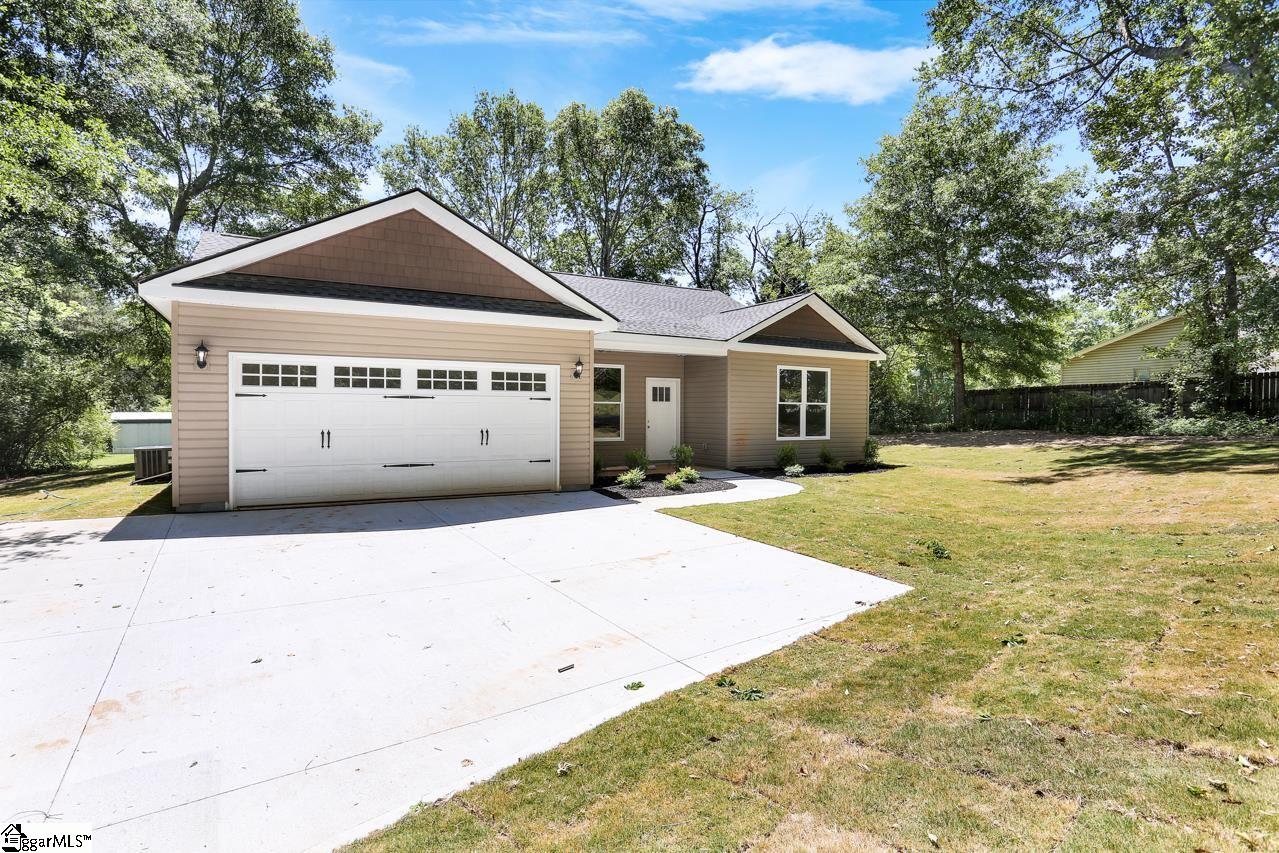 738 Bridwell Road Travelers Rest, SC 29690 - Photo 2 of 31 Gallery Image 2