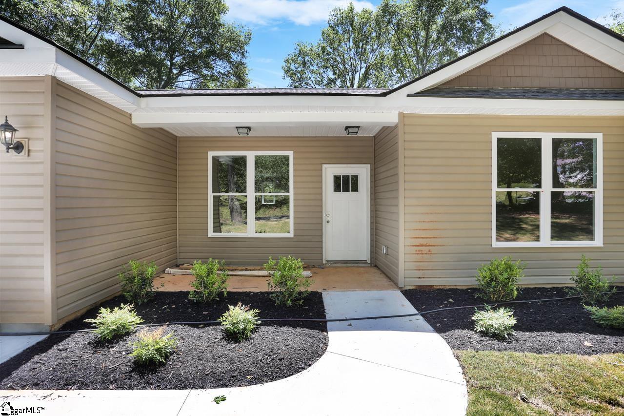 738 Bridwell Road Travelers Rest, SC 29690 - Photo 5 of 31 Gallery Image 5