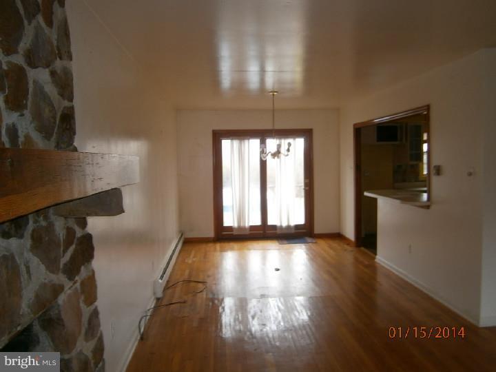 35 Ferry Road Doylestown, PA 18901 - Photo 3 of 22