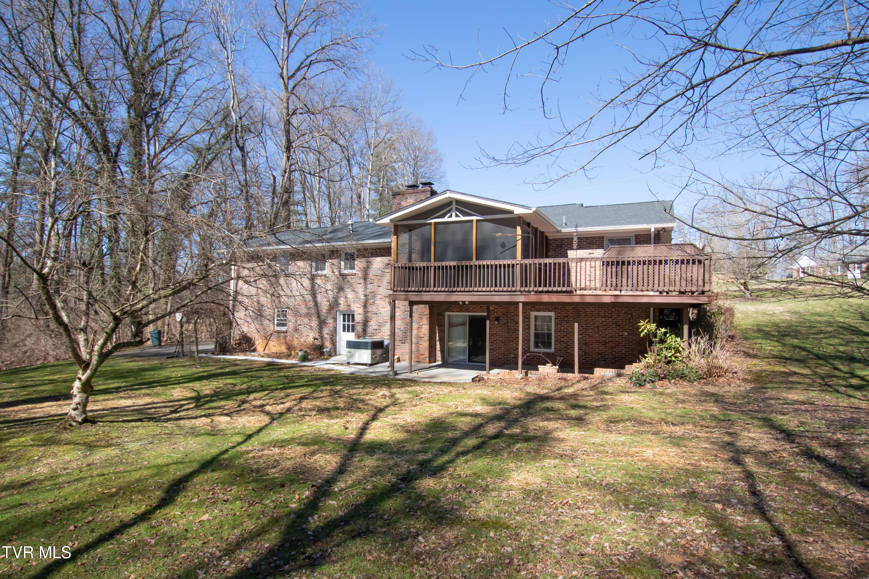 21587 Plantation Road Bristol, VA 24202 - Photo 12 of 55 Plantation Two-12