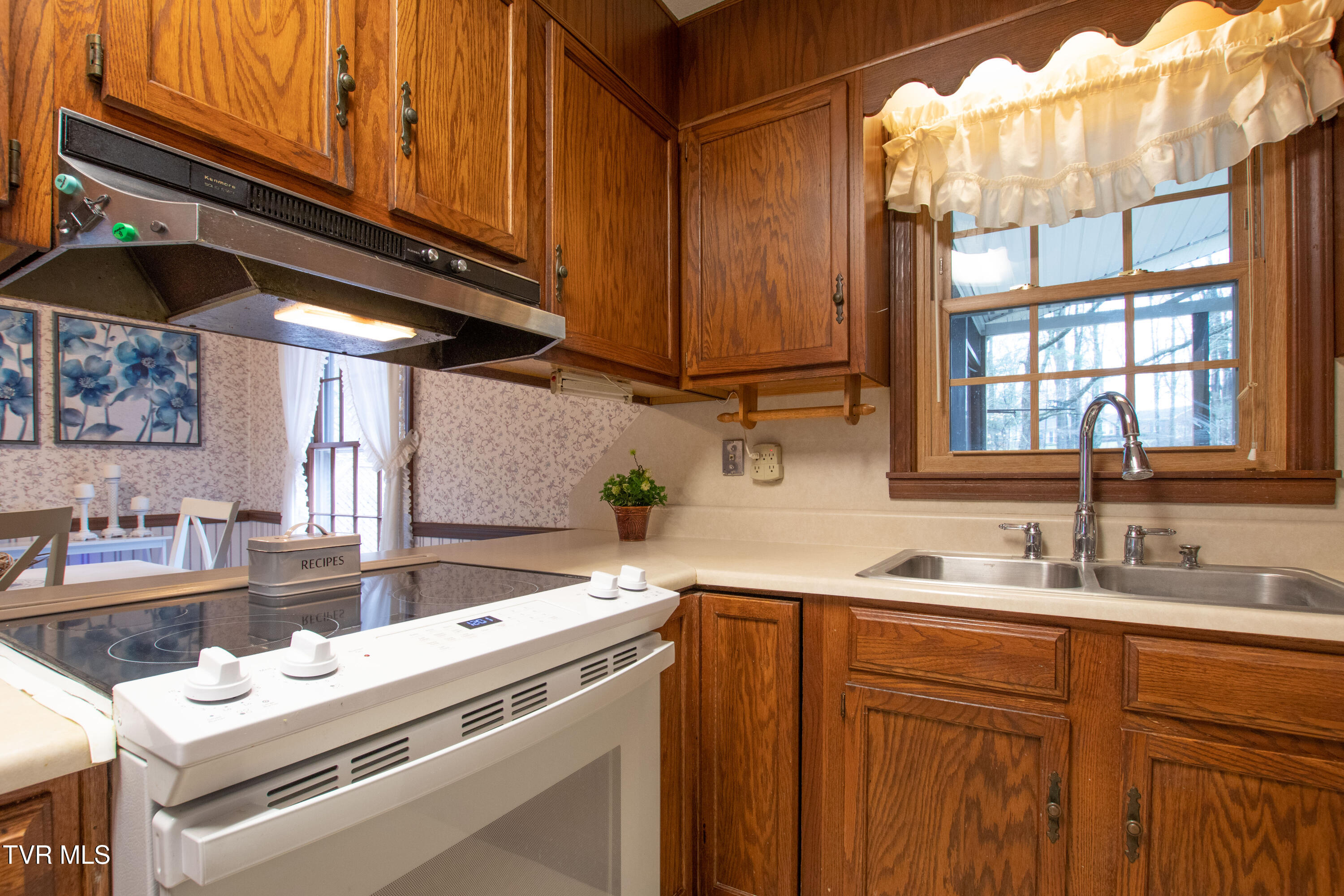 21587 Plantation Road Bristol, VA 24202 - Photo 20 of 55 Plantation-20