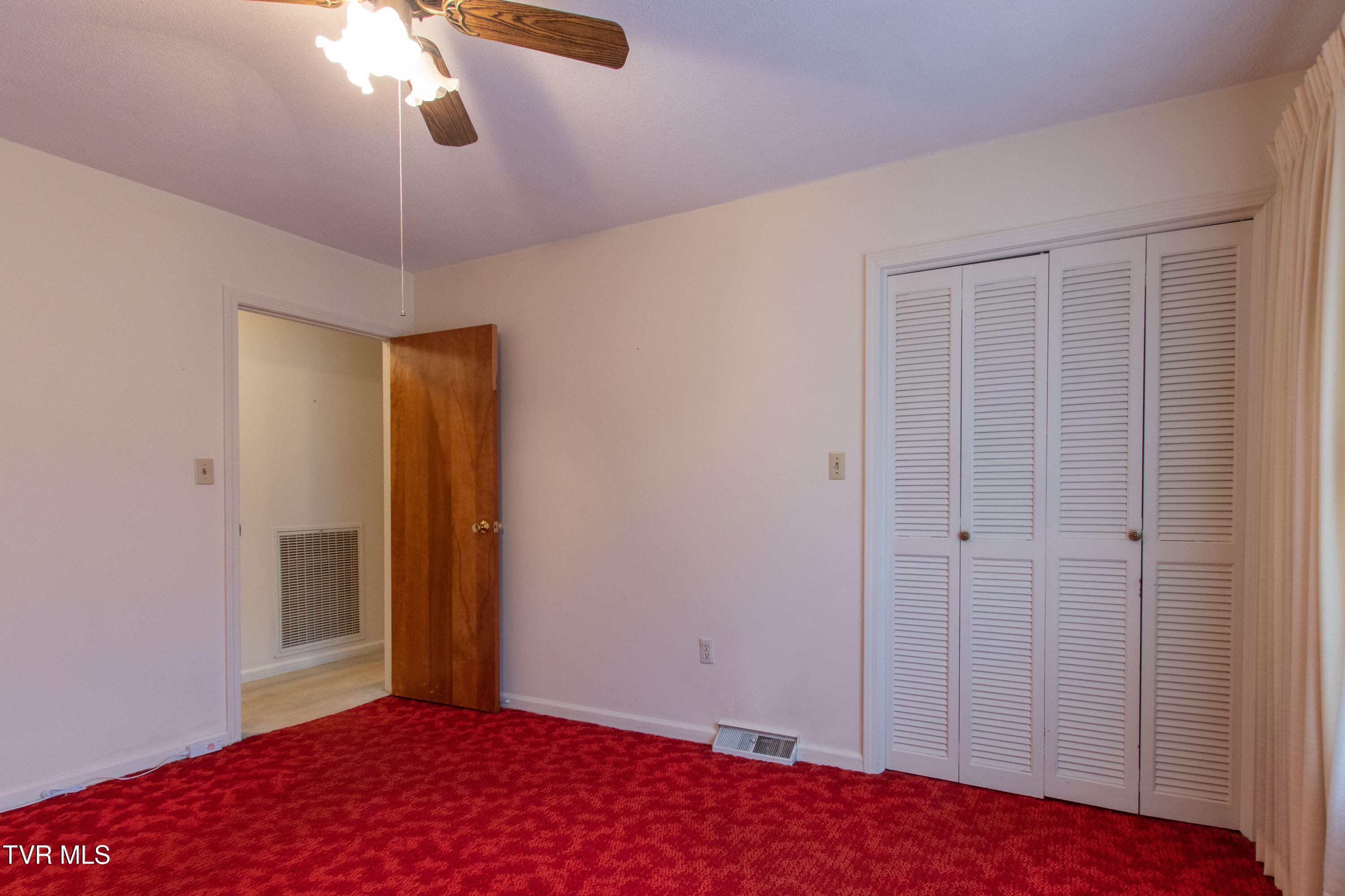 21587 Plantation Road Bristol, VA 24202 - Photo 44 of 55 Plantation-43