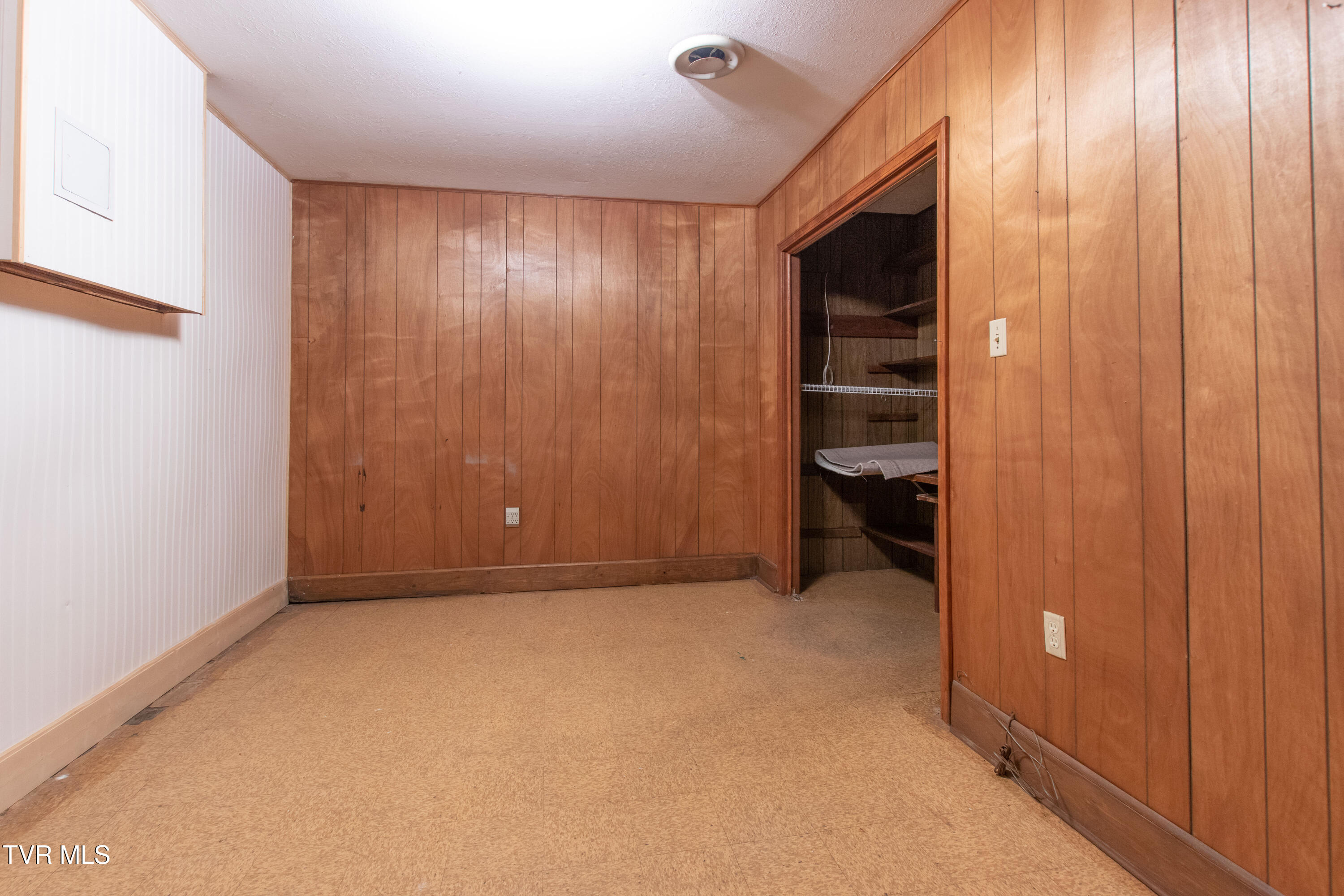 21587 Plantation Road Bristol, VA 24202 - Photo 46 of 55 Plantation-45
