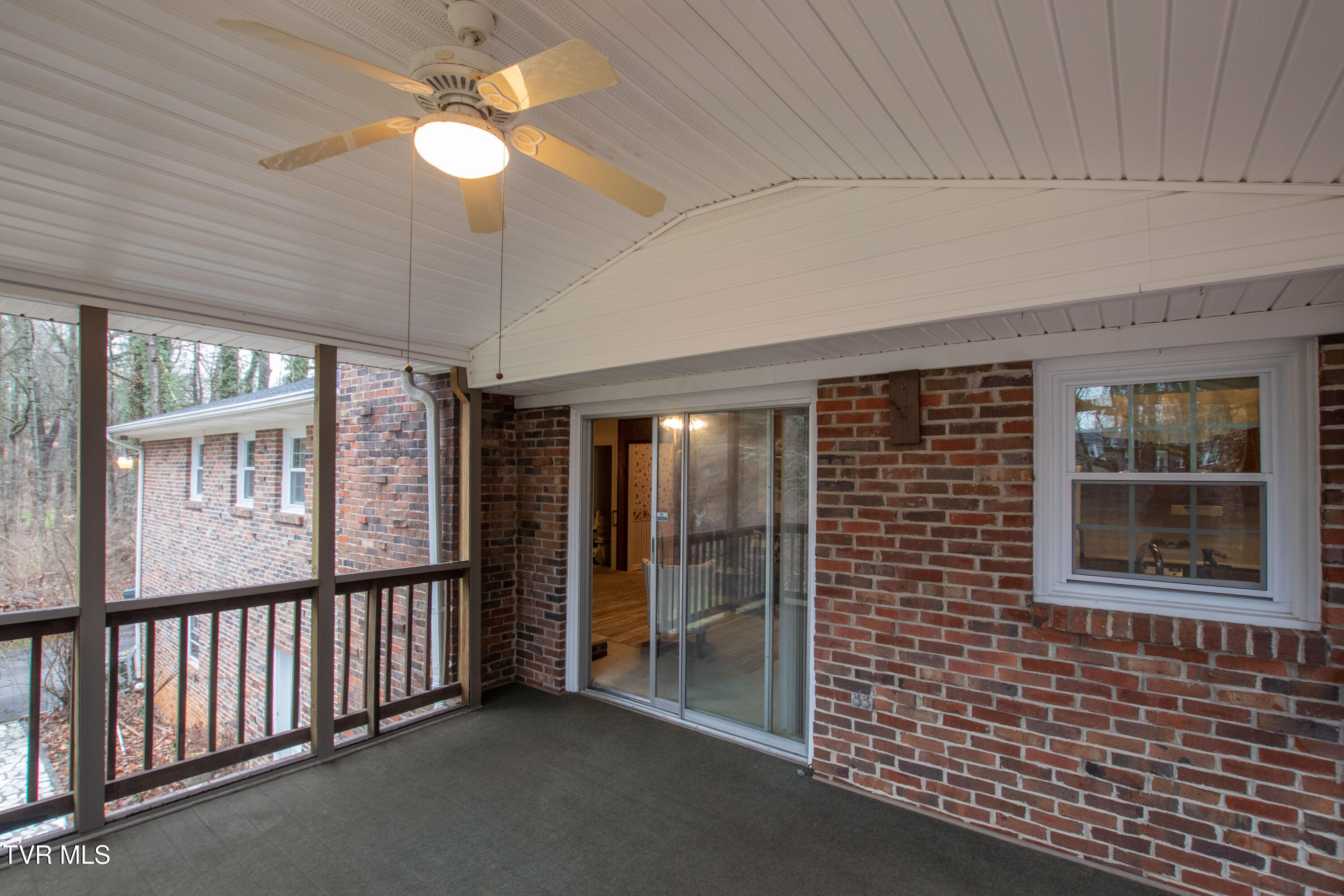 21587 Plantation Road Bristol, VA 24202 - Photo 10 of 55 Plantation-18