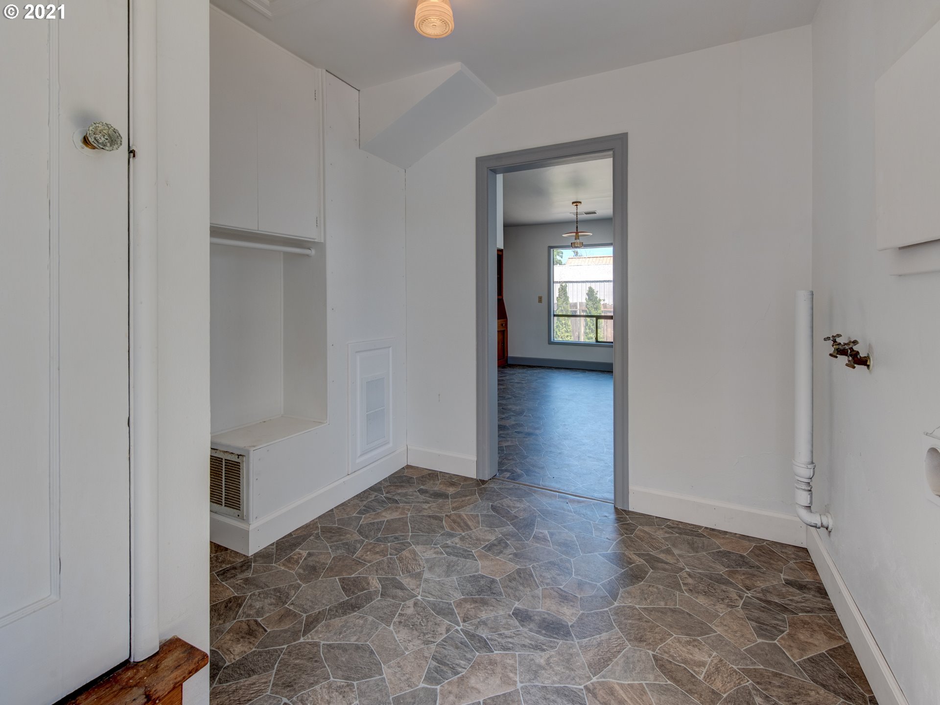 353 Baxter Street Eugene, OR 97402 - Photo 9 of 26