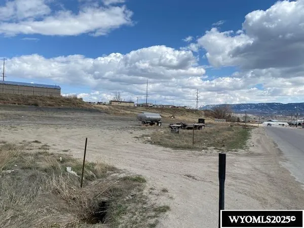 $179,000 | Salt Creek Hwy Mills, Casper, WY 82601