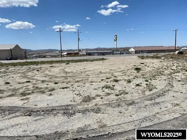$179,000 | Salt Creek Hwy Mills, Casper, WY 82601