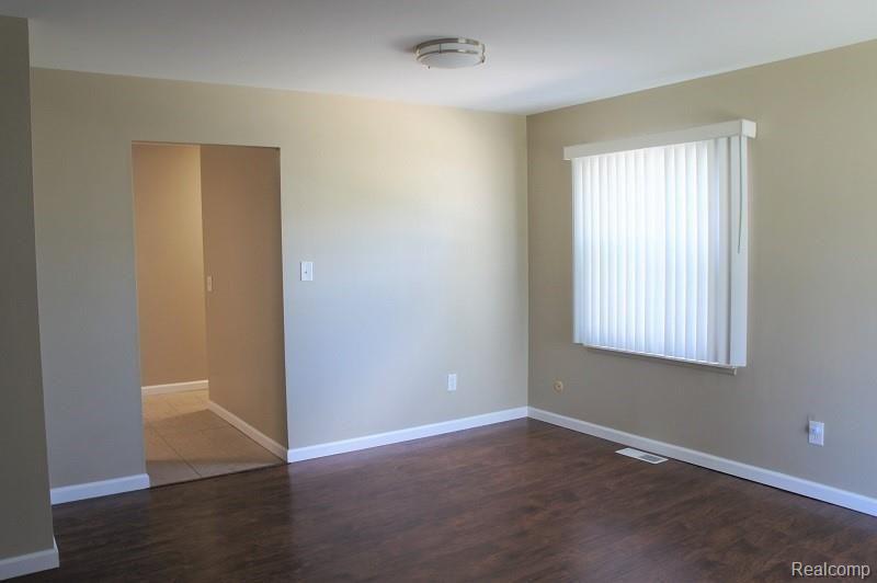 3174 Avon Manor Road Rochester Hills, MI 48307 - Photo 9 of 18