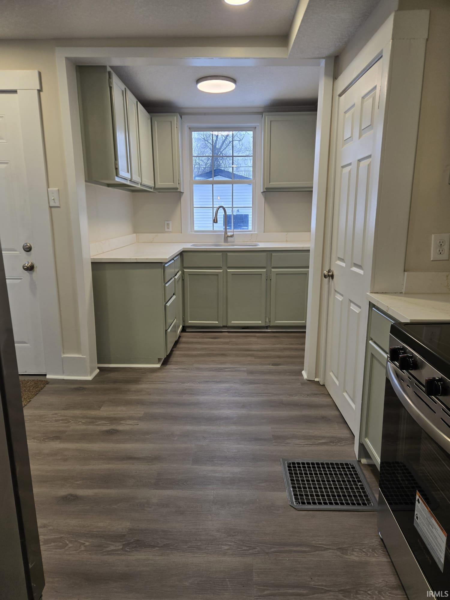 3927 Fairfield Avenue Fort Wayne, IN 46807 - Photo 11 of 29