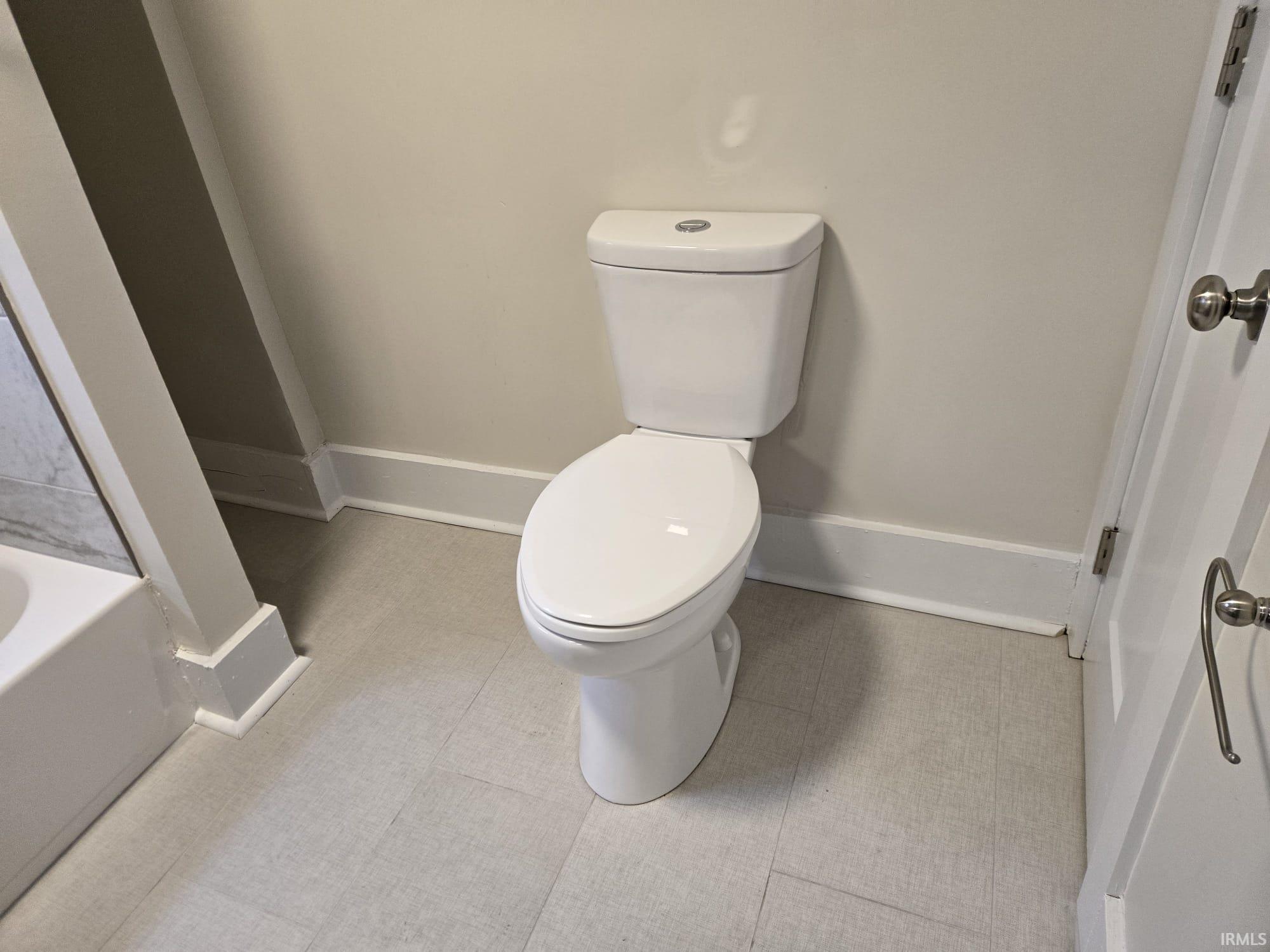 3927 Fairfield Avenue Fort Wayne, IN 46807 - Photo 23 of 29