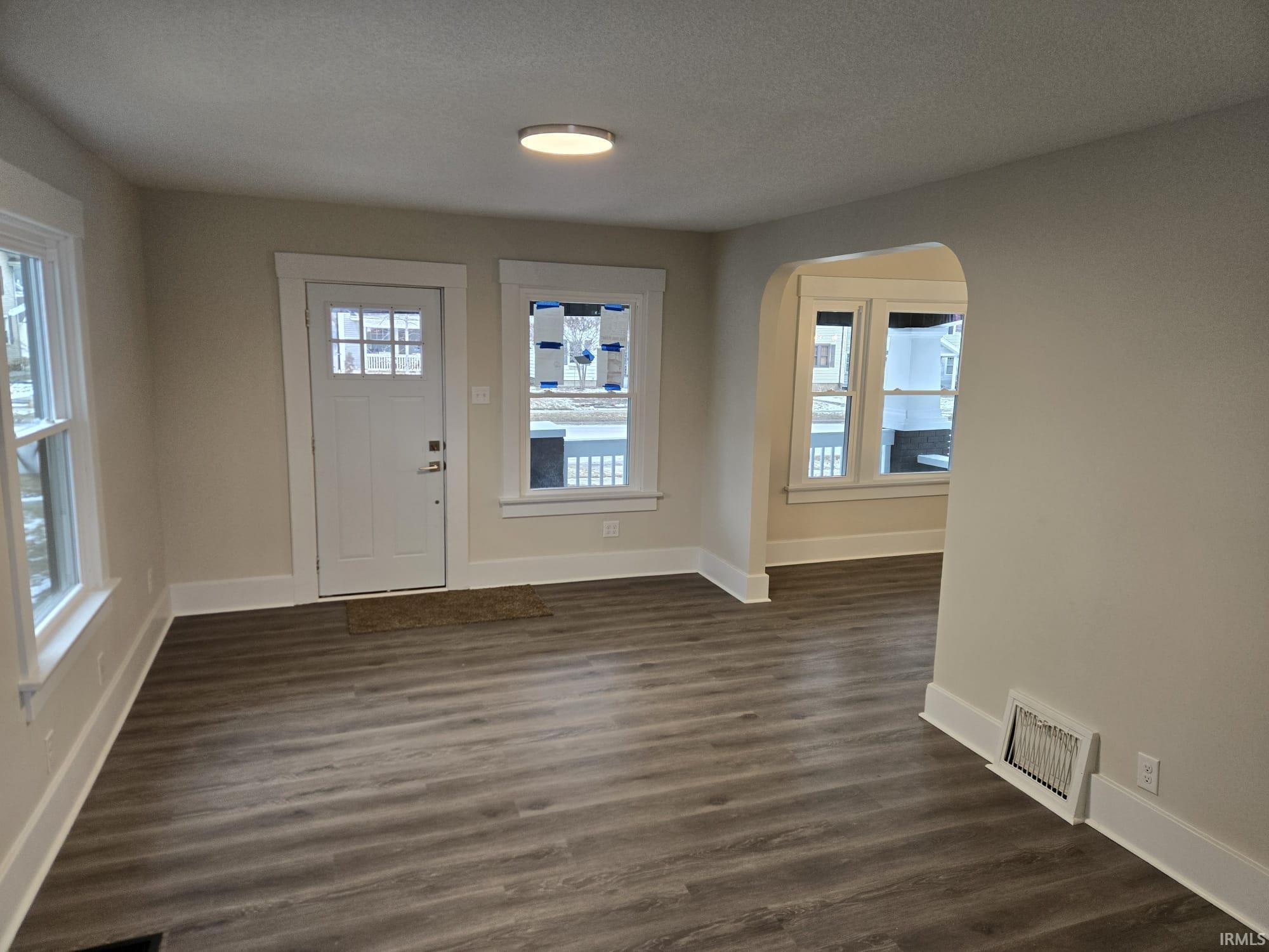 3927 Fairfield Avenue Fort Wayne, IN 46807 - Photo 7 of 29