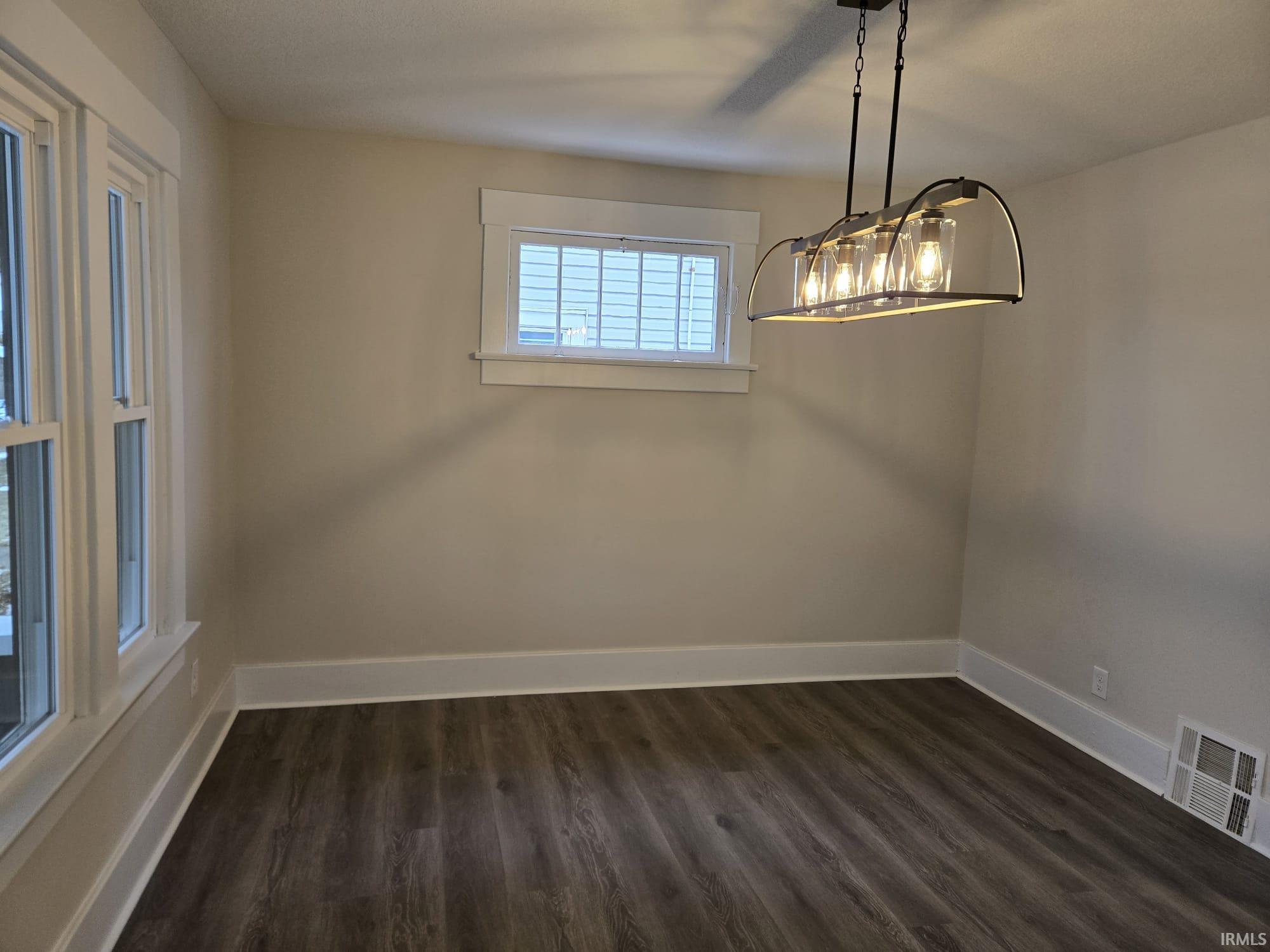 3927 Fairfield Avenue Fort Wayne, IN 46807 - Photo 8 of 29