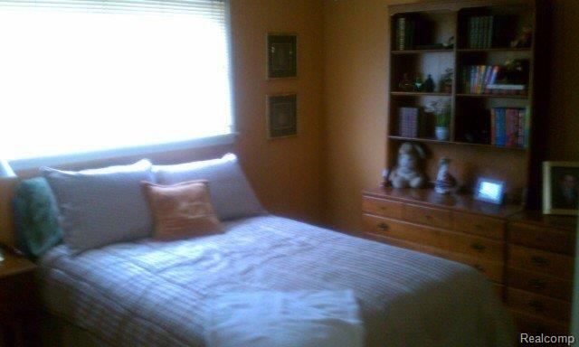 42050 Hanford Road Canton, MI 48187 - Photo 14 of 19 IMAG0310
