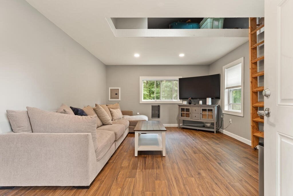 23 Vale Road Wakefield, MA 01880 - Photo 22 of 33