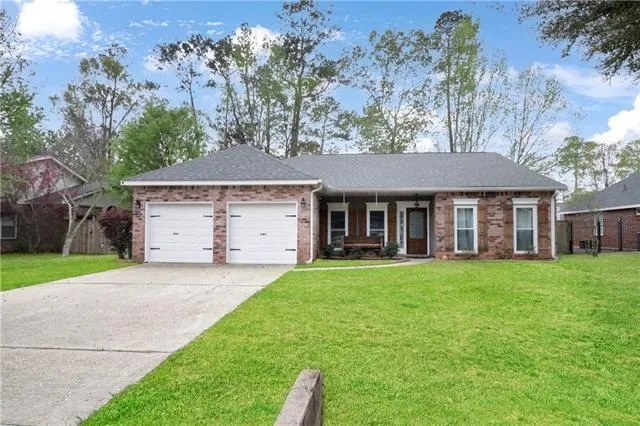 $2,700 | 824 Destin Street, Mandeville, LA 70448