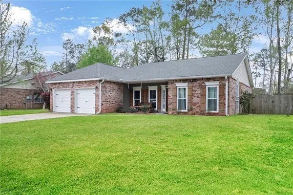 $2,600 | 824 Destin Street, Mandeville, LA 70448