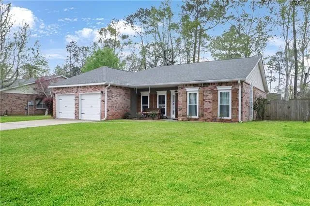 $2,700 | 824 Destin Street, Mandeville, LA 70448