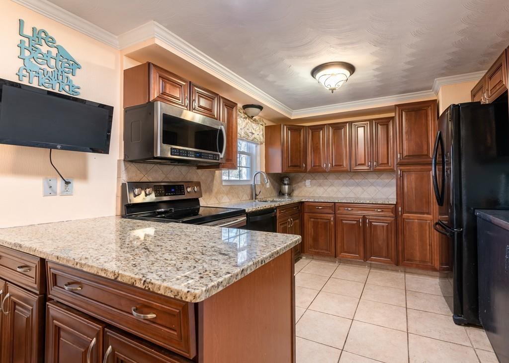 25 Riverview Road Framingham, MA 01701 - Photo 5 of 20 Gallery Image 5
