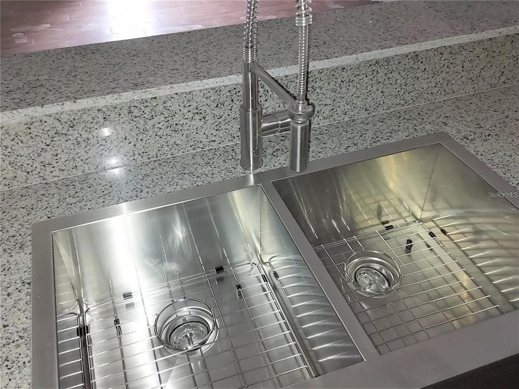 2001 Groveland Road Palm Harbor, FL 34683 - Photo 19 of 23