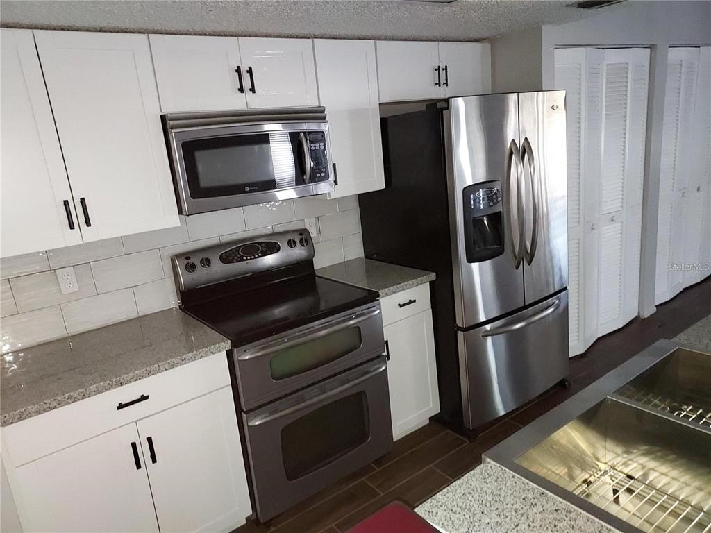 2001 Groveland Road Palm Harbor, FL 34683 - Photo 21 of 23