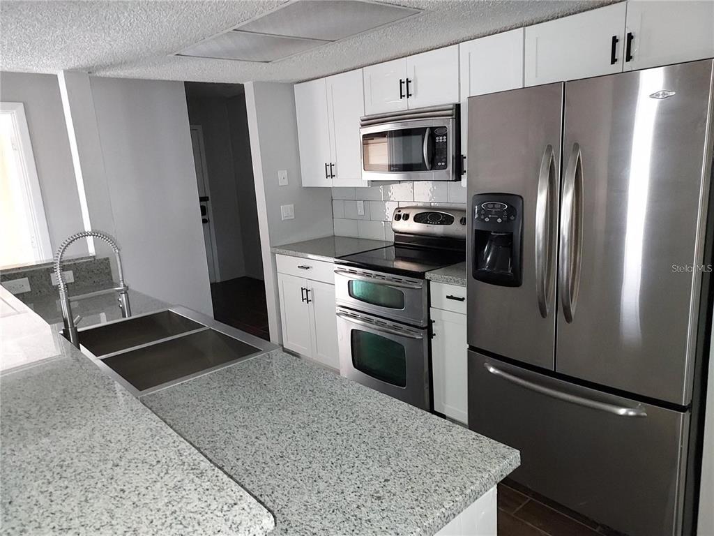 2001 Groveland Road Palm Harbor, FL 34683 - Photo 6 of 23