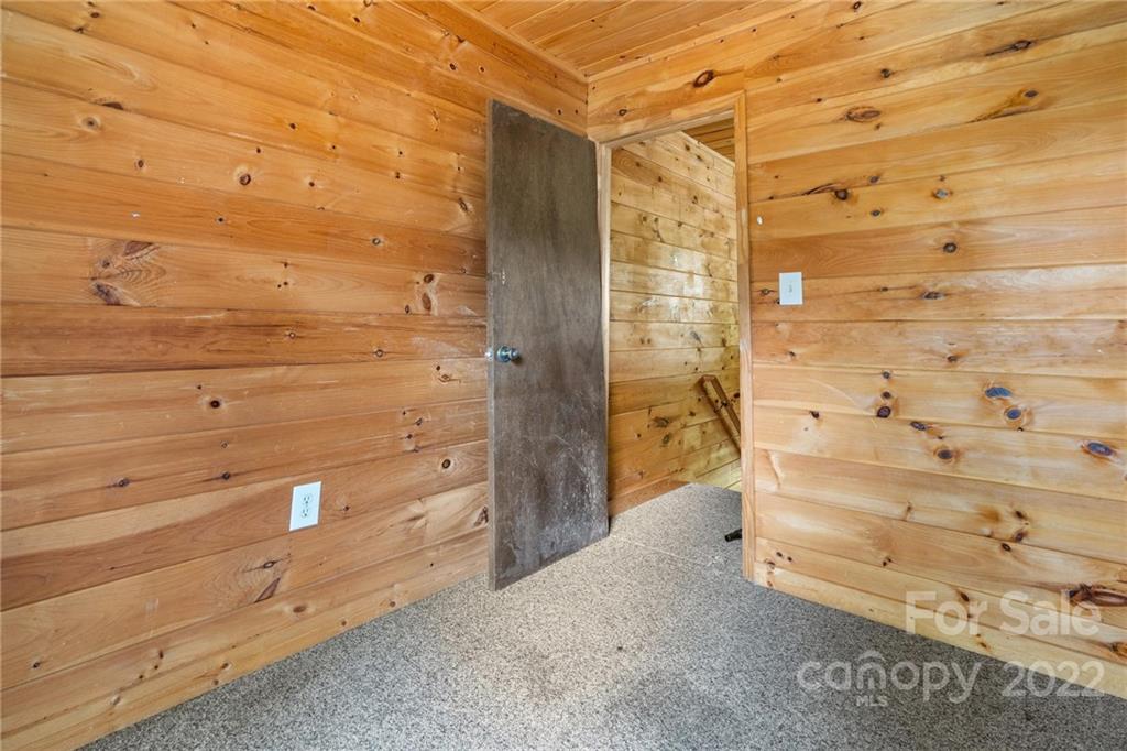 44 Jessella Drive Clyde, NC 28721 - Photo 32 of 37 a view of walk in closet